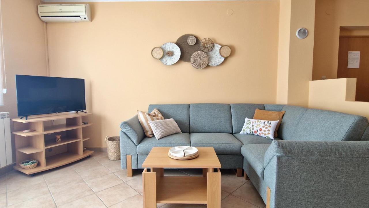 קרק Apartments Ana & Ivan מראה חיצוני תמונה