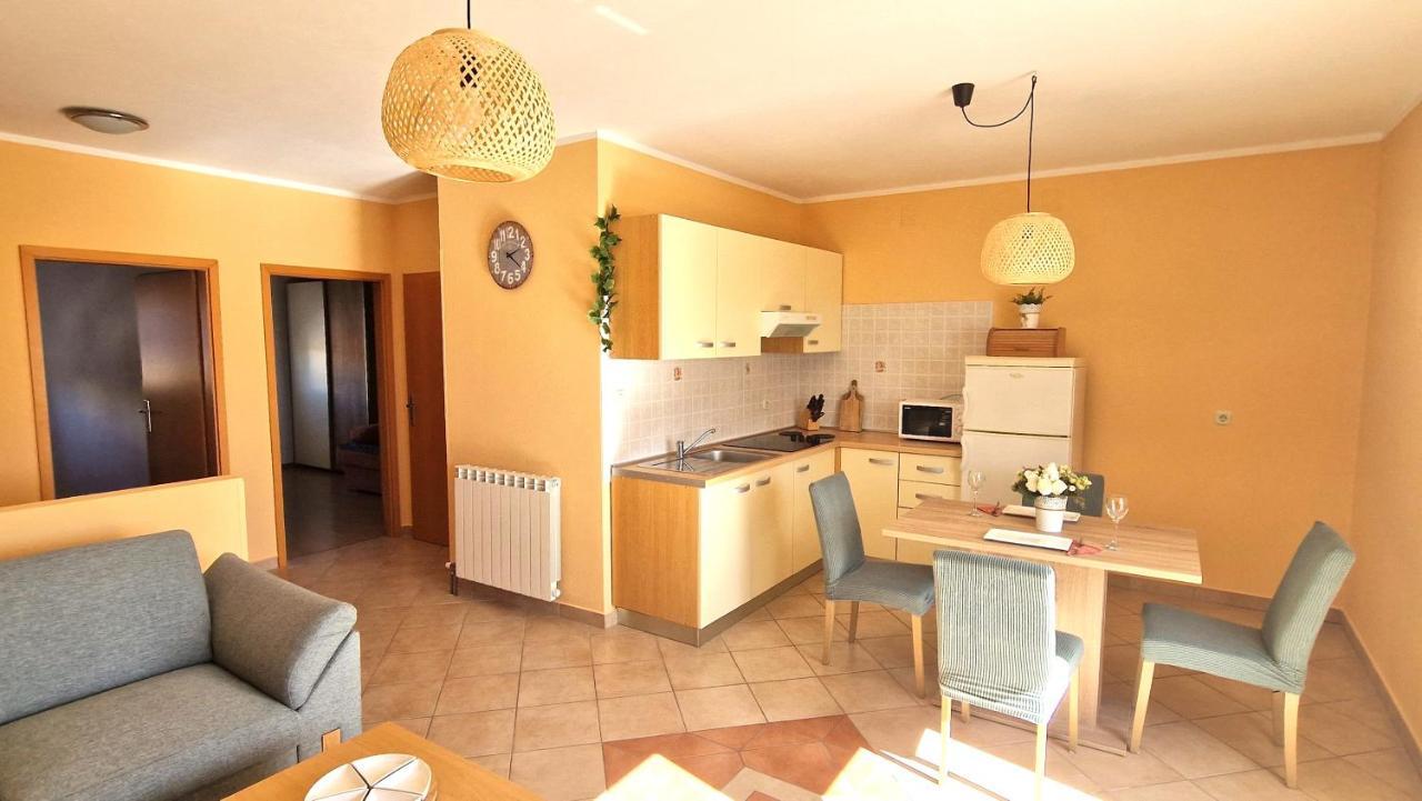 קרק Apartments Ana & Ivan מראה חיצוני תמונה
