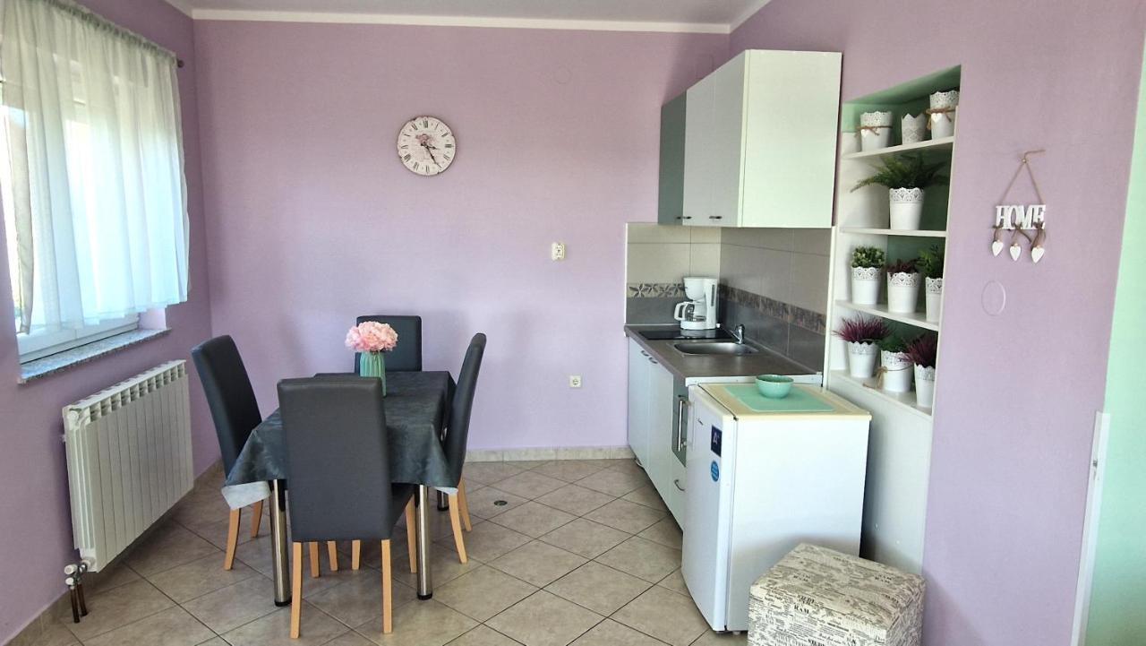 קרק Apartments Ana & Ivan מראה חיצוני תמונה
