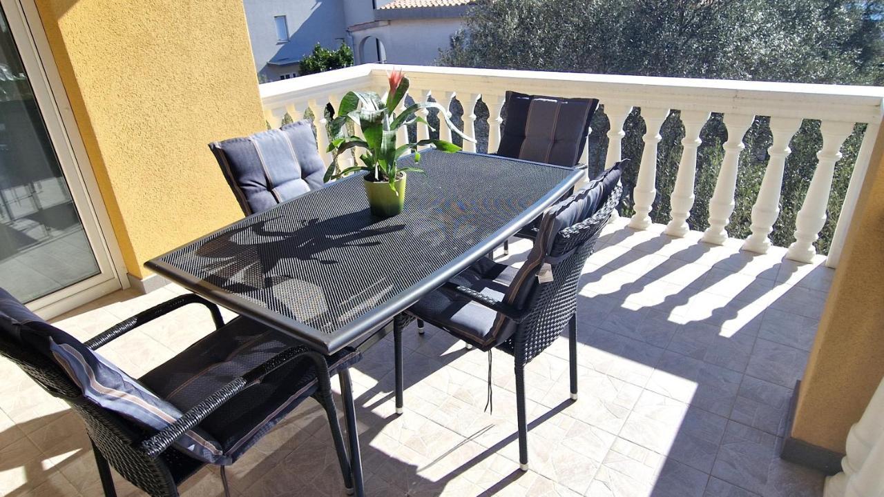 קרק Apartments Ana & Ivan מראה חיצוני תמונה