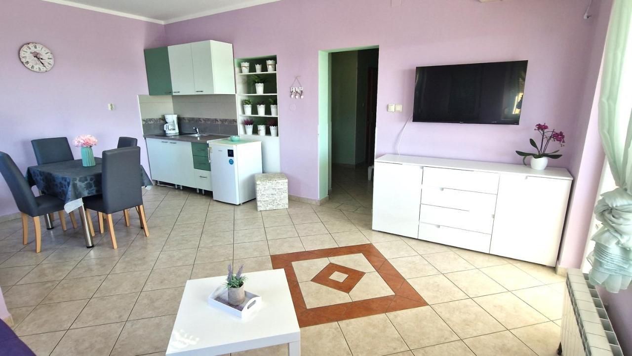 קרק Apartments Ana & Ivan מראה חיצוני תמונה